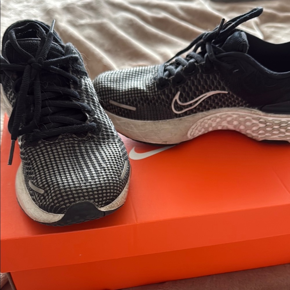 Nike Black and White Running Shoes